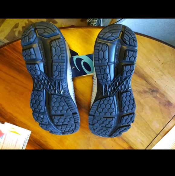 Asics brand new with tags - Picture 7 of 7
